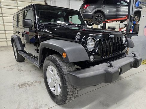 Used 2017 Jeep Wrangler Unlimited Sport w/ Quick Order Package 24S AWD/4WD image 3