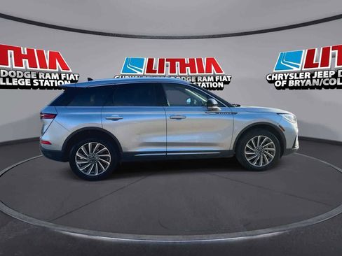 Used 2023 Lincoln Corsair Reserve image 9