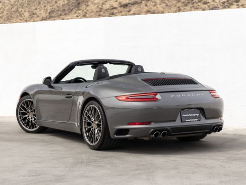 Certified 2018 Porsche 911 Carrera image 3