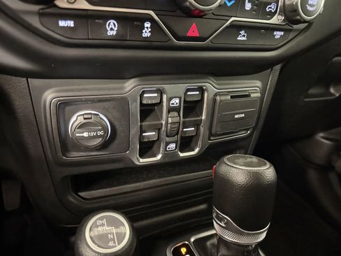Used 2023 Jeep Wrangler Unlimited Sport AWD/4WD image 22