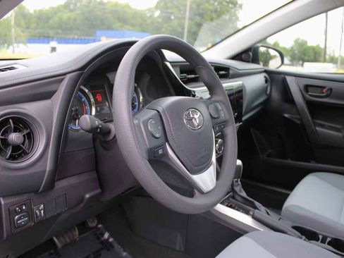 Used 2019 Toyota Corolla L FWD image 14