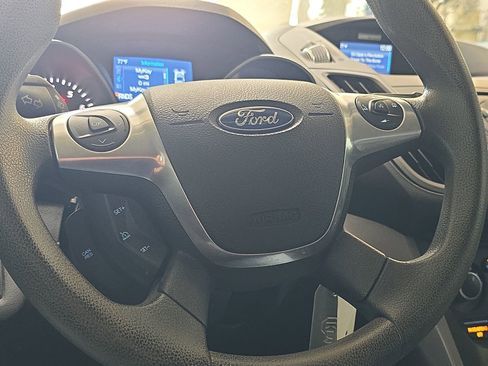 Used 2015 Ford Escape SE image 14