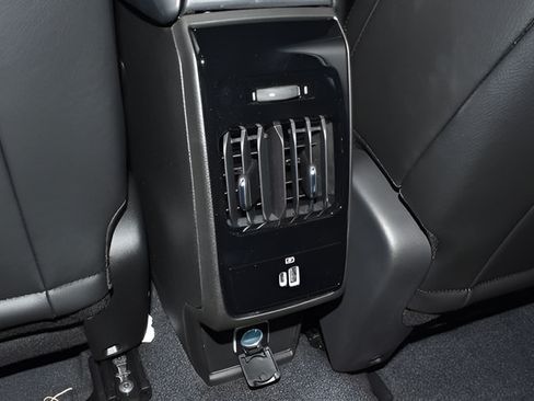 New 2026 Jeep Compass Latitude w/ Sun and Sound Group AWD/4WD image 27