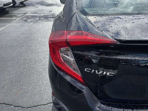 Used 2019 Honda Civic Sport image 18