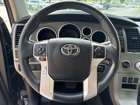 Used 2016 Toyota Sequoia SR5 AWD/4WD image 18