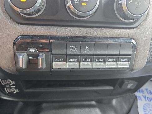 Used 2022 RAM 3500 Tradesman w/ Chrome Appearance Group AWD/4WD image 40