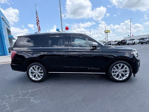 Used 2019 Ford Expedition Platinum RWD image 4
