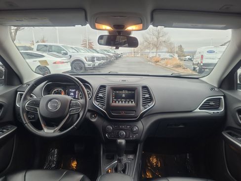 Used 2019 Jeep Cherokee Latitude Plus image 20