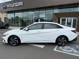 Certified 2025 Hyundai Elantra Limited w/ Cargo Package FWD video 2