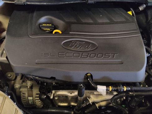 Used 2017 Ford Escape SE image 30