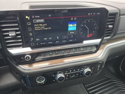 Used 2024 GMC Sierra 1500 Elevation image 35