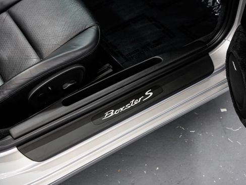 Used 2003 Porsche Boxster S RWD image 25