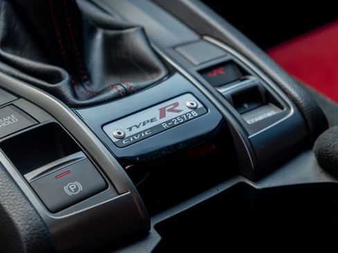 Used 2019 Honda Civic Type R image 14
