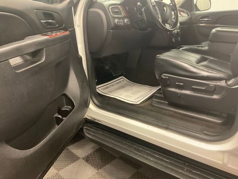 Used 2014 Chevrolet Suburban LS AWD/4WD image 4