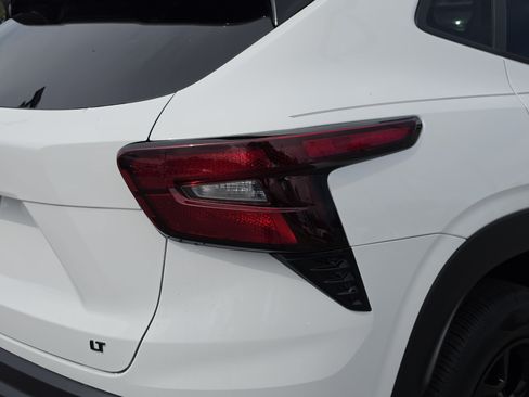 New 2026 Chevrolet Trax LT w/ Sunroof Package FWD image 14