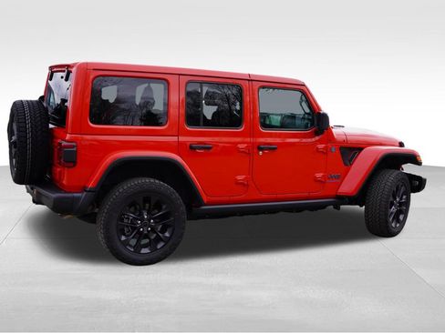Certified 2025 Jeep Wrangler Unlimited Sahara image 4