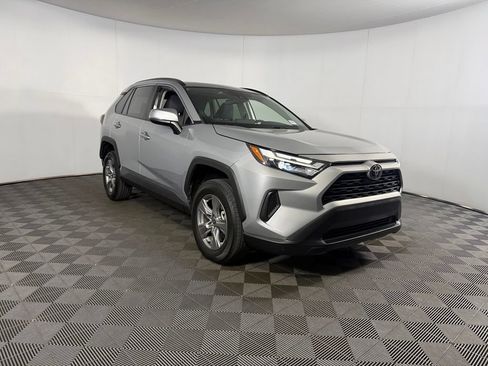 Used 2024 Toyota RAV4 XLE w/ Convenience Package FWD image 3