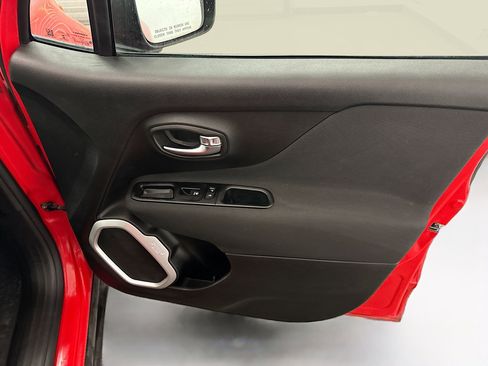 Used 2020 Jeep Renegade Sport AWD/4WD image 32