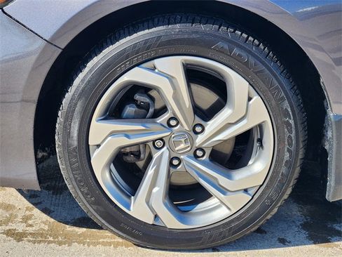Used 2019 Honda Accord EX image 8