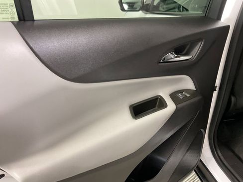 Used 2024 Chevrolet Equinox LS AWD/4WD image 18