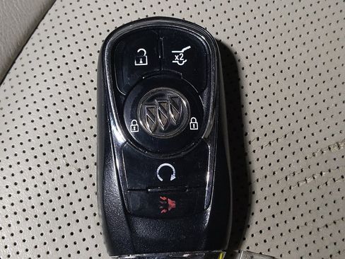Used 2018 Buick Enclave Premium w/ Experience Buick Package FWD image 32