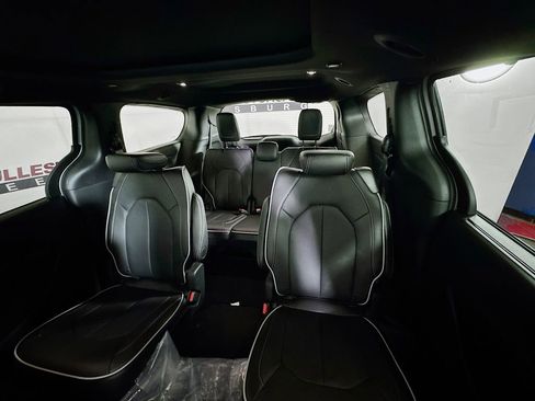 New 2026 Chrysler Pacifica Limited w/ S Appearance Package FWD image 24