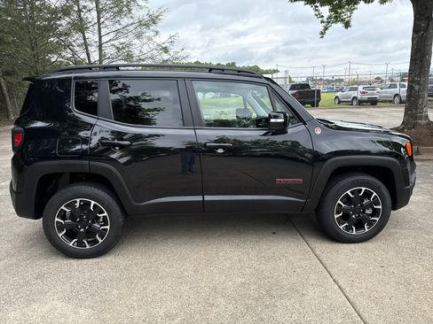 Used 2023 Jeep Renegade Trailhawk AWD/4WD image 8