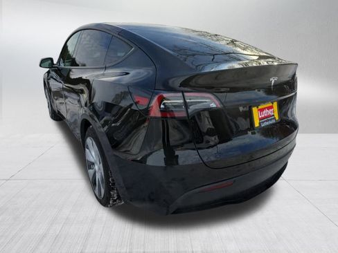 Used 2021 Tesla Model Y Long Range image 5