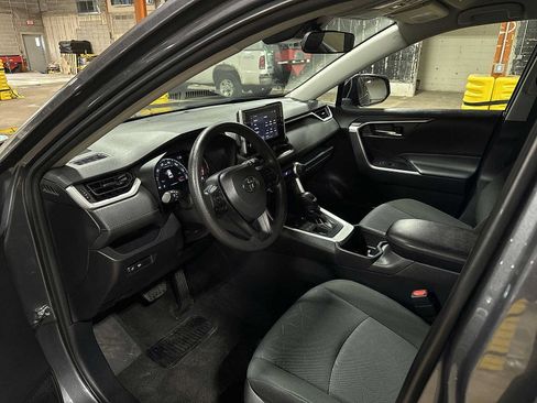 Certified 2025 Toyota RAV4 XLE AWD/4WD image 28