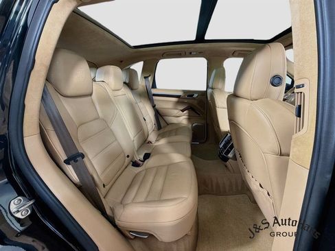 Used 2012 Porsche Cayenne Turbo AWD/4WD image 34