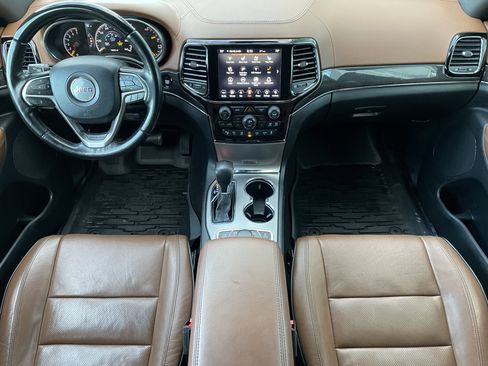 Used 2020 Jeep Grand Cherokee Overland image 16