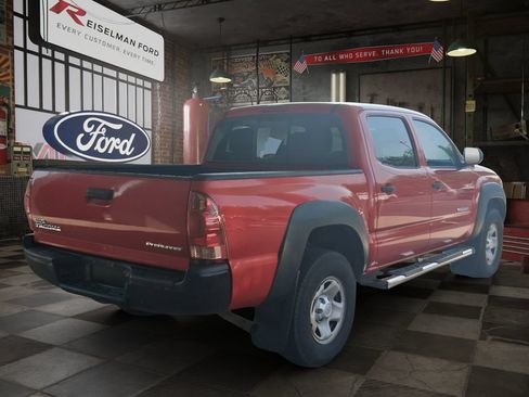 Used 2015 Toyota Tacoma PreRunner w/ Convenience Package RWD image 6