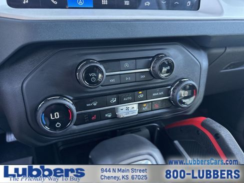 Used 2025 Ford Bronco Heritage Edition AWD/4WD image 18