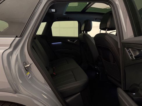 Used 2025 Audi Q4 e-tron Premium w/ Convenience Package RWD image 30