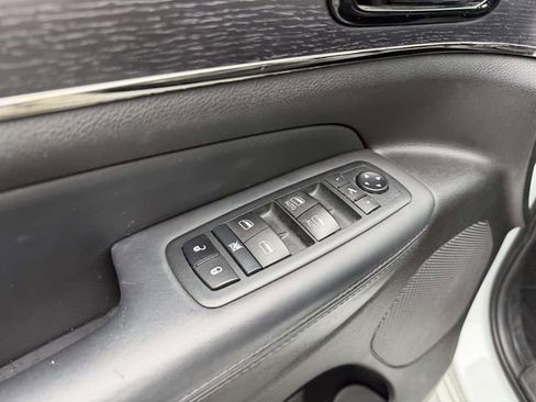 Used 2020 Jeep Grand Cherokee High Altitude AWD/4WD image 16