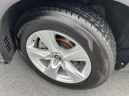 Certified 2020 Toyota Highlander LE FWD image 9