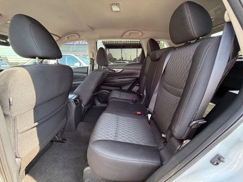 Used 2019 Nissan Rogue S image 14