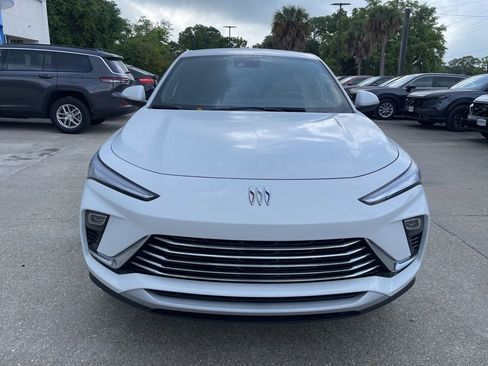 Used 2025 Buick Envista Preferred image 2