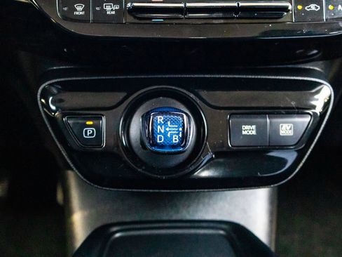 Used 2019 Toyota Prius L Eco w/ Carpet Mat Package FWD image 22