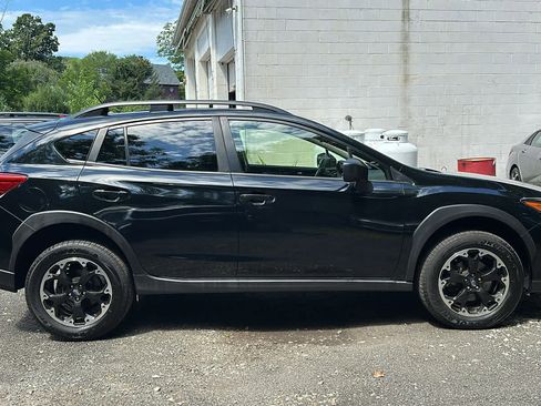 Used 2023 Subaru Crosstrek 2.0i image 2