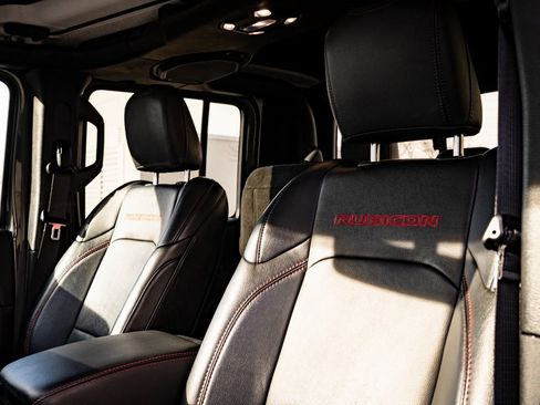 Used 2022 Jeep Gladiator Rubicon w/ LED Lighting Group image 19