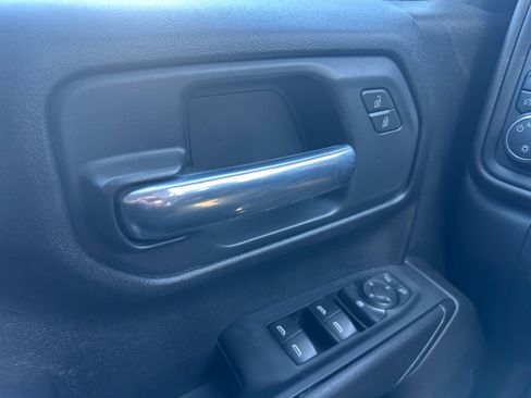Used 2023 Chevrolet Silverado 1500 Custom image 17