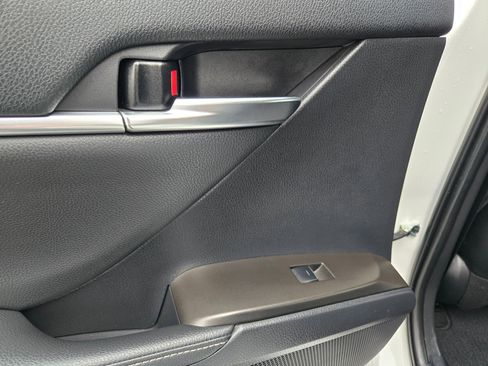 Used 2021 Toyota Camry XSE image 29