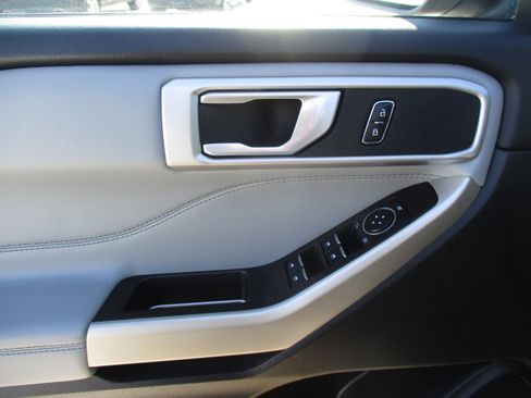 Used 2023 Ford Explorer XLT w/ Equipment Group 202A image 35