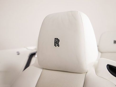 Used 2017 Rolls-Royce Dawn image 21