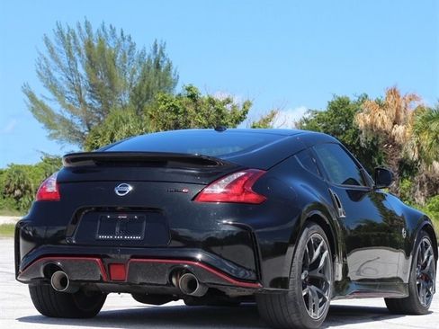 Used 2020 Nissan 370Z NISMO RWD image 10
