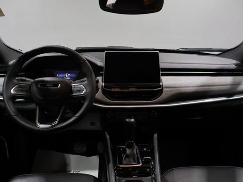 Used 2023 Jeep Compass Latitude image 17