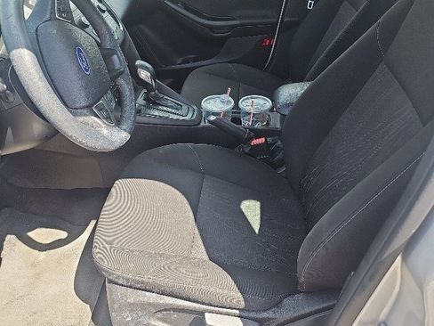 Used 2018 Ford Focus SE FWD image 16