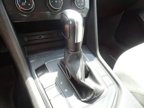 Used 2018 Volkswagen Tiguan S FWD image 15