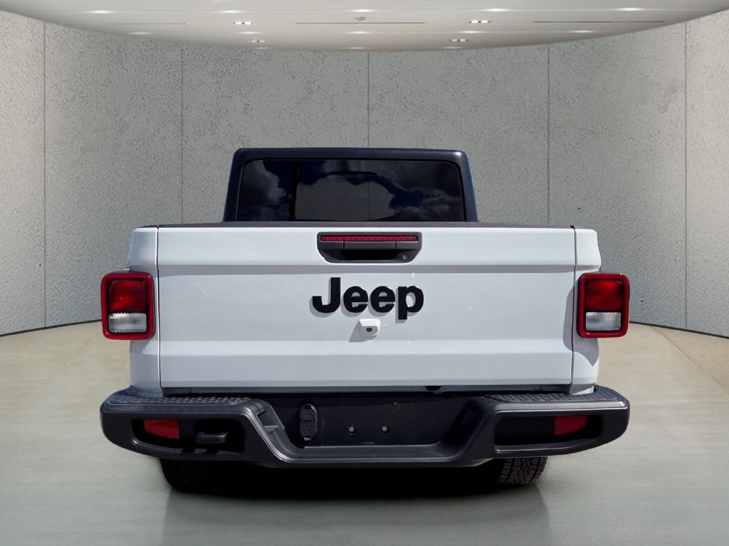 Used 2023 Jeep Gladiator Sport AWD/4WD image 7